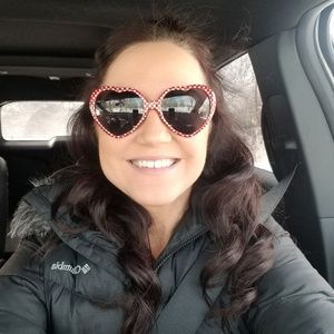 Meet your Posher, Stephanie